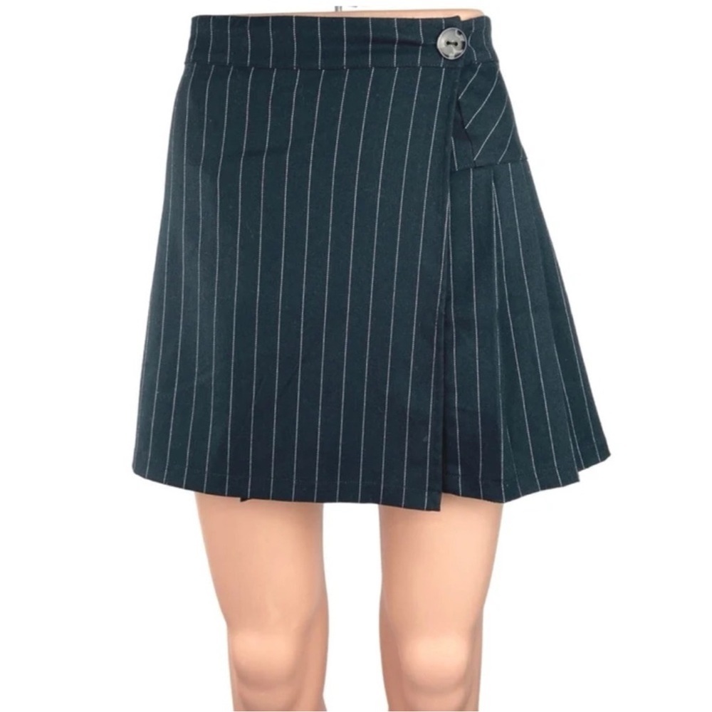 Urban Outfitters Black Pinstripe Preppy 90s/Y2K Style A Line Skirt - Picture 1 of 5